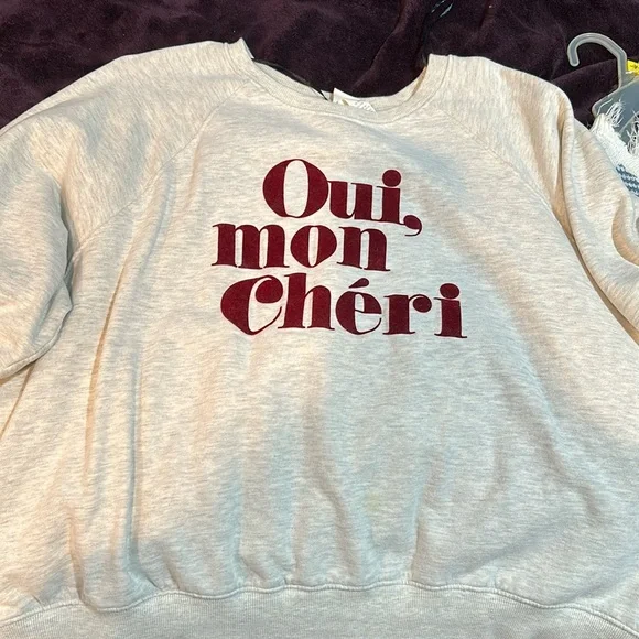 H&M Sweatshirt “Oui, Mon Cheri”